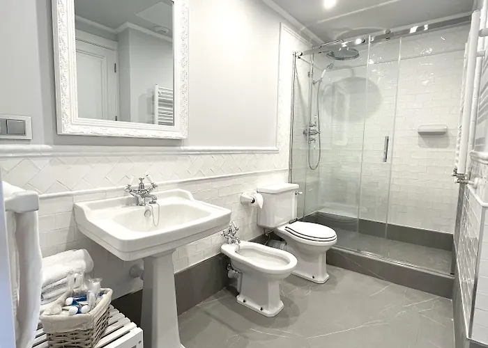 Pensión El Mirador Del Poeta 4*